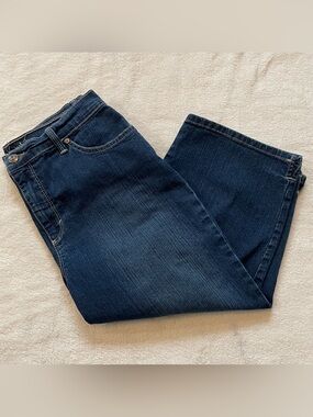 Gloria Vanderbilt Amanda Style Denim Capris size 6